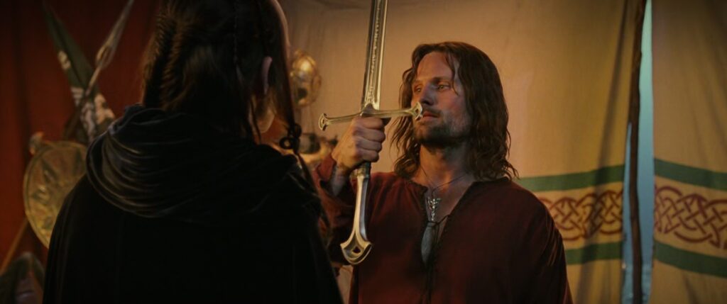 Aragorn'un elinde parlayan efsanevi kılıcı, Batı'nın Alevi Anduril