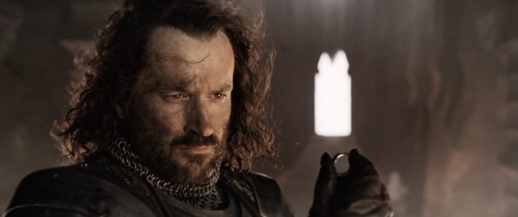 Arnor ve Gondor Kralı Isildur Tek Yüzük'ten vazgeçemiyor.