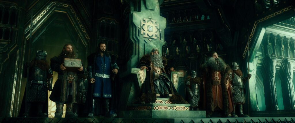 Orta Dünya Cüceleri tarafından inşa edilen Erebor yeraltı salonları.