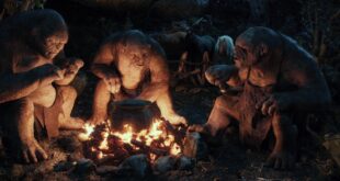 Orta Dünya Taş trolleri Trolbükü vakasında güneşte taşa dönüşmeden hemen önce.